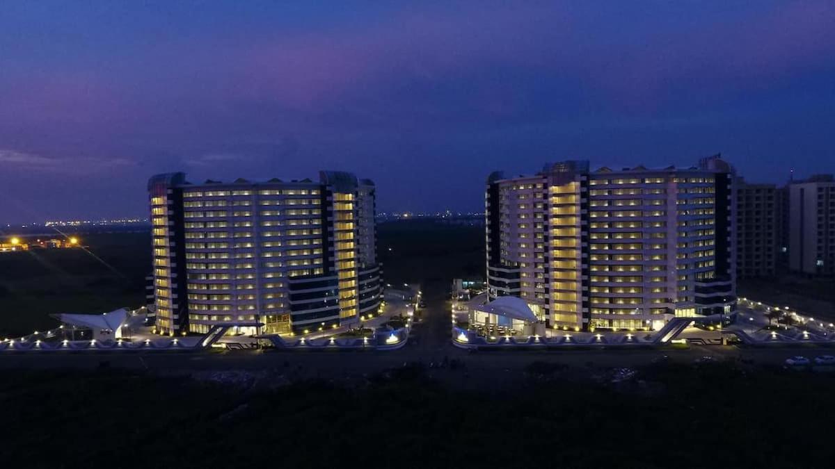 Rajhans Belliza Luxurious Studio Apartment Σουράτ Εξωτερικό φωτογραφία