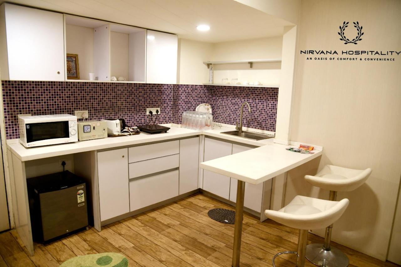Rajhans Belliza Luxurious Studio Apartment Σουράτ Εξωτερικό φωτογραφία
