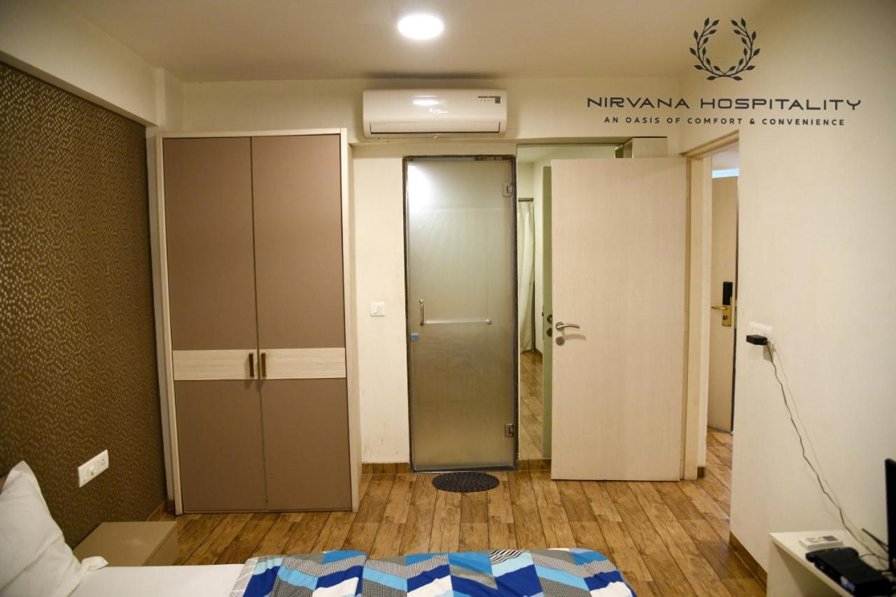 Rajhans Belliza Luxurious Studio Apartment Σουράτ Εξωτερικό φωτογραφία