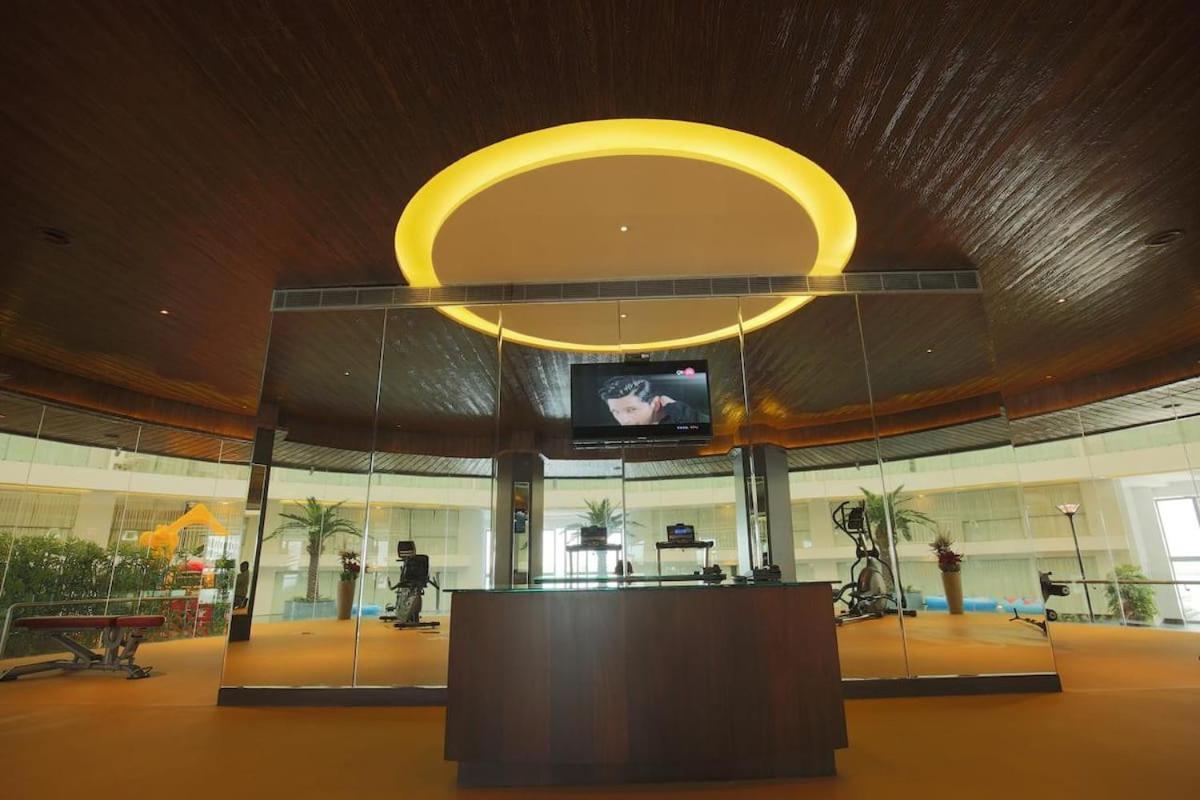 Rajhans Belliza Luxurious Studio Apartment Σουράτ Εξωτερικό φωτογραφία