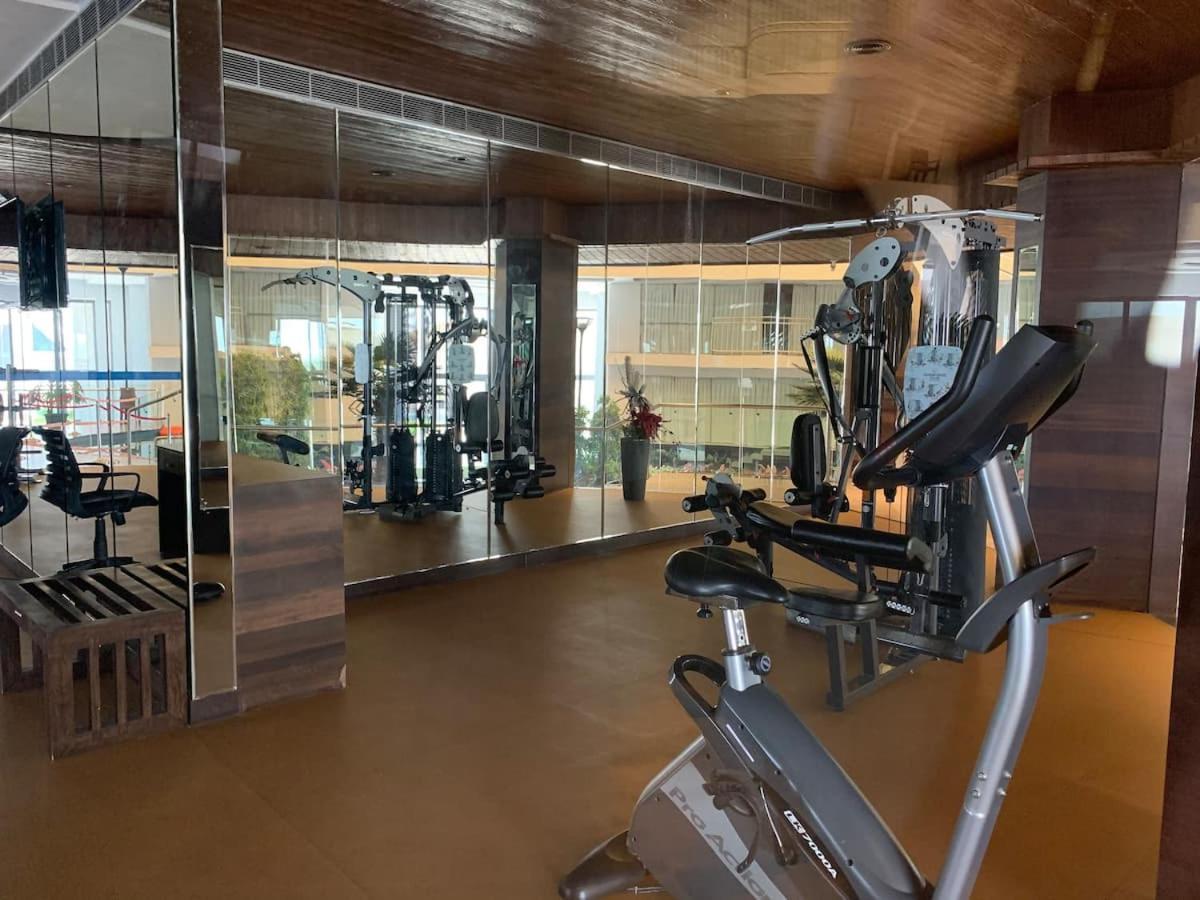 Rajhans Belliza Luxurious Studio Apartment Σουράτ Εξωτερικό φωτογραφία