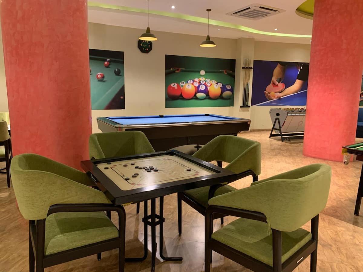 Rajhans Belliza Luxurious Studio Apartment Σουράτ Εξωτερικό φωτογραφία